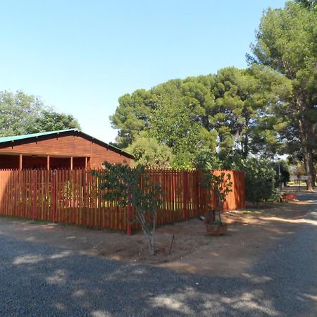 A Cherry Lane Self Catering And B&B Блумфонтейн Экстерьер фото