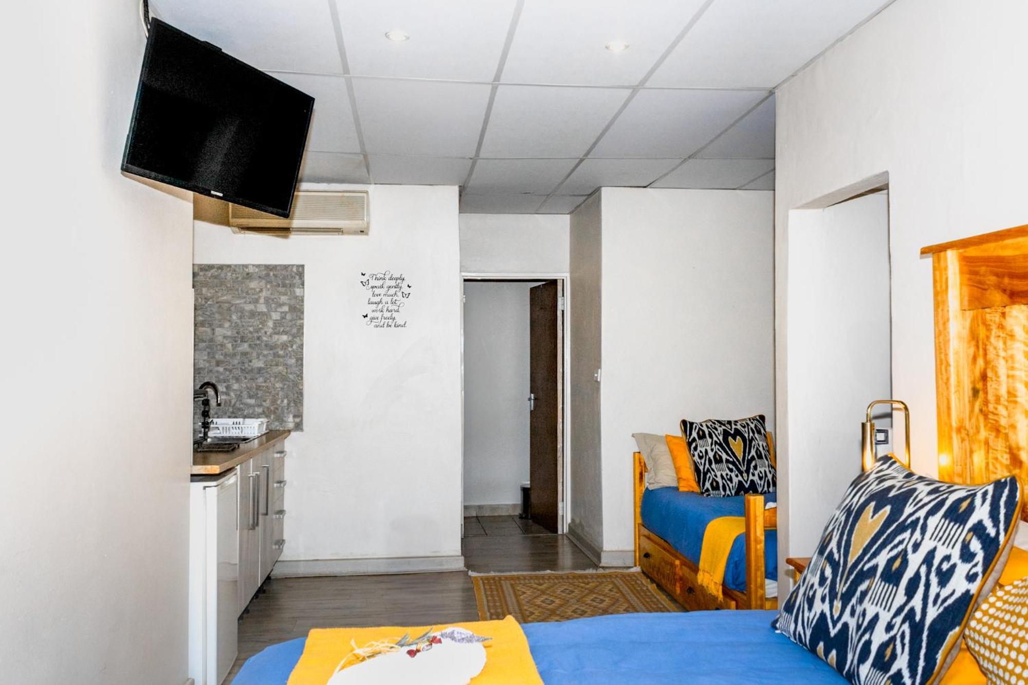 A Cherry Lane Self Catering And B&B Блумфонтейн Экстерьер фото